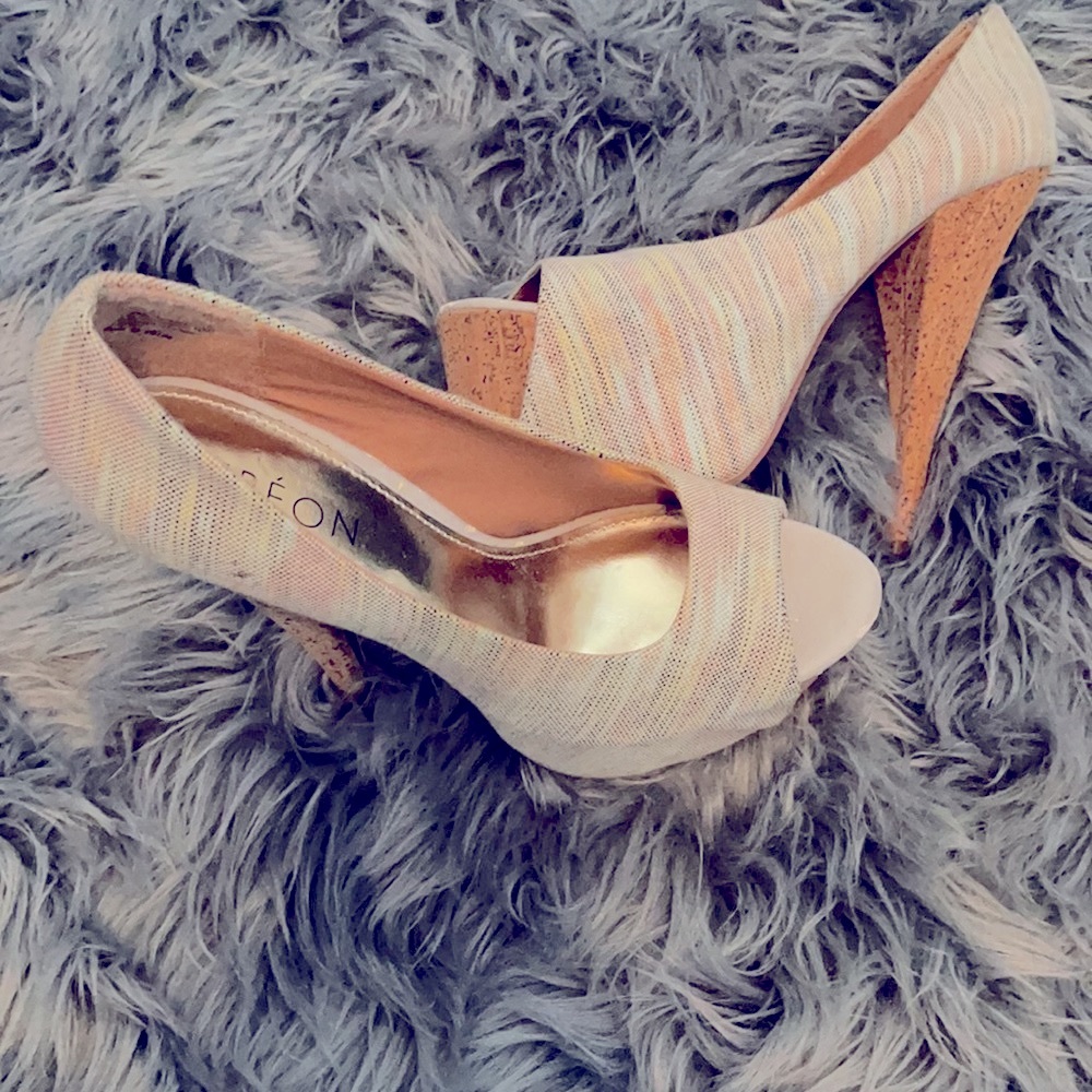 Dereon Heels